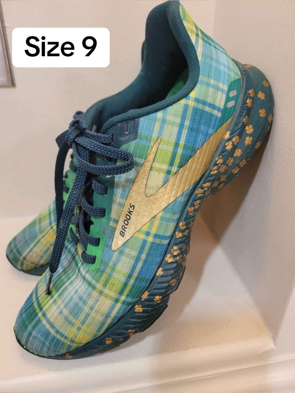 Brooks Launch 8 Run Lucky St. Patrick Day Shamrock Sneakers
